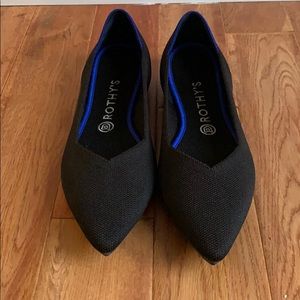 Black Rothy’s Point flats